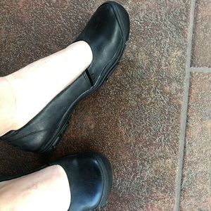 Keen size 8.5 slip on shoes